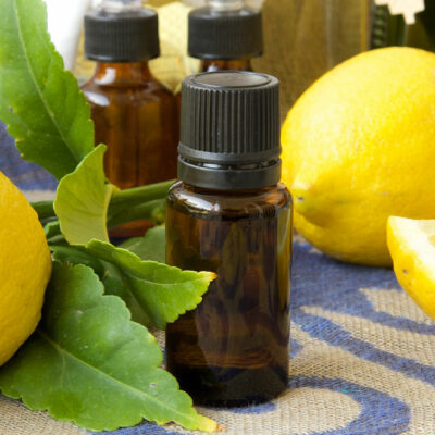 5 Fabulous Essential Oils That Remove Dandruff