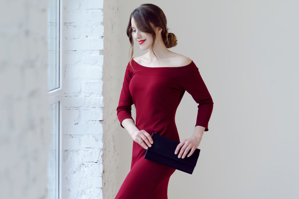 6 Fashionable Necklines in Dresses